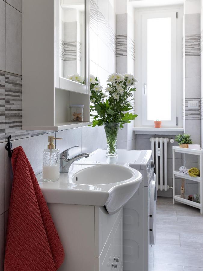 Appartamento Cosy flat Cormano Esterno foto