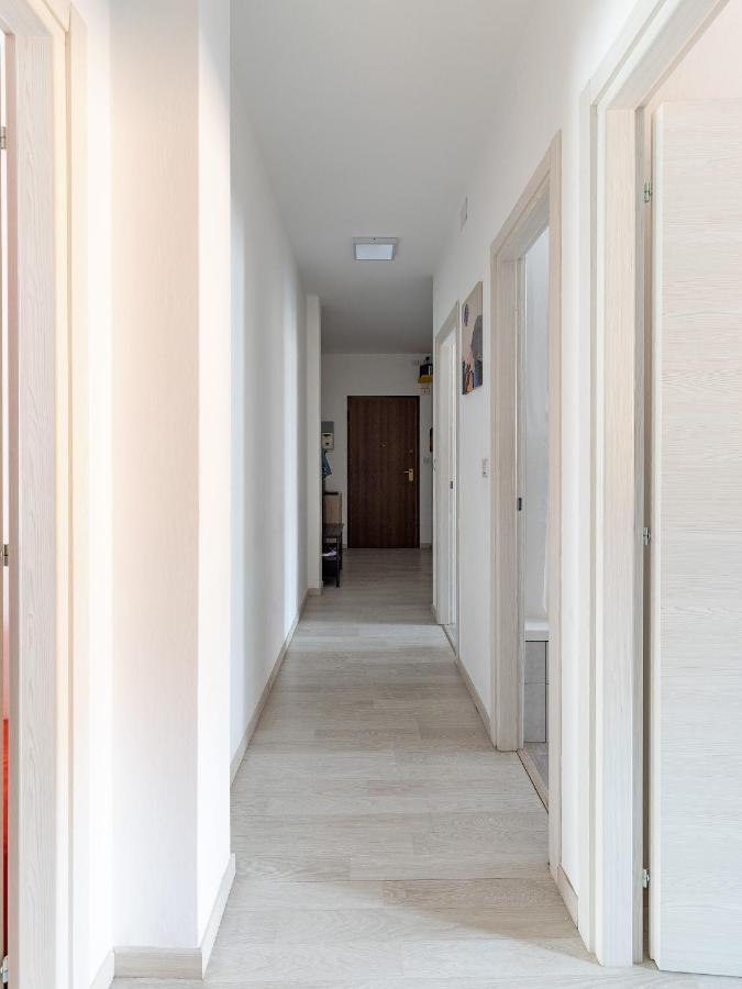 Appartamento Cosy flat Cormano Esterno foto